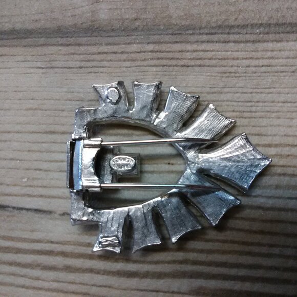 Kenneth Lane fur clip all rhinestones present - Picture 4 of 10